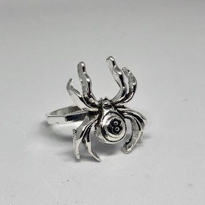 Silver men’s spider ring
